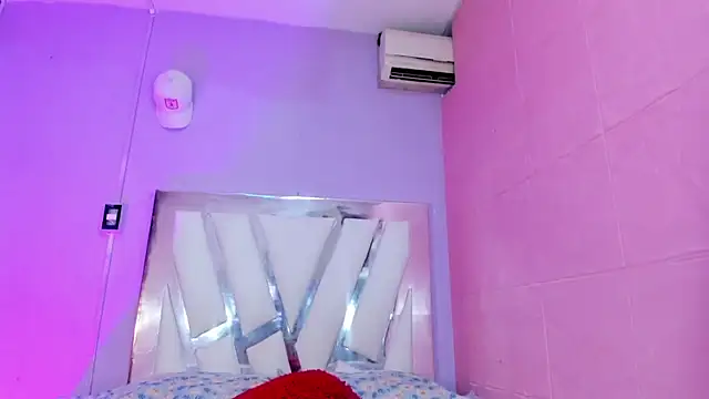 kiara sexyhot online show from July 1, 5:40 am