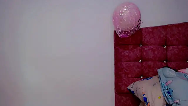 Darianna A online show from July 28, 4:39 pm