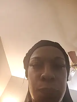 MZFANTZYHONEY online show from April 26, 10:13 am