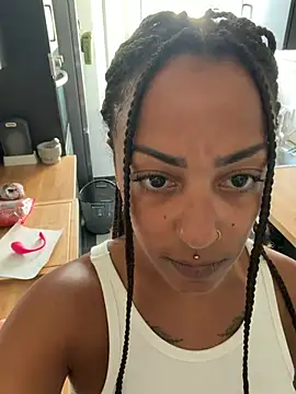 SweetPetiteNoir online show from June 28, 5:14 am
