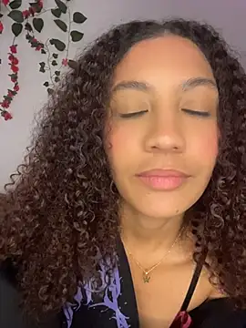 Daphnne Curly online show from June 21, 5:00 am