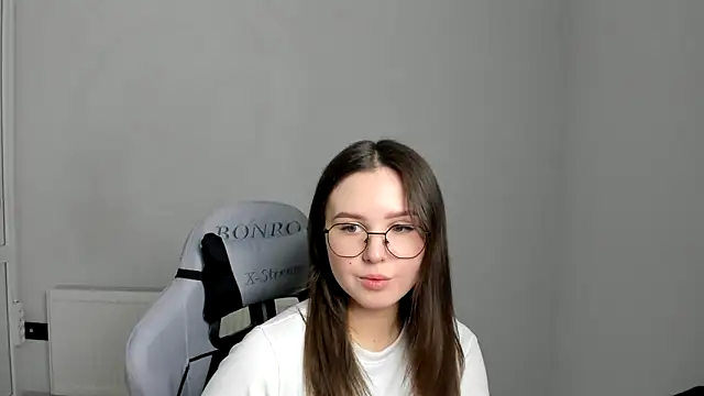 Regina cute  online show from May 29, 1:20 pm