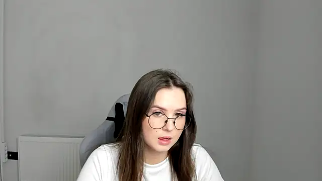 Regina cute  online show from May 6, 11:25 am