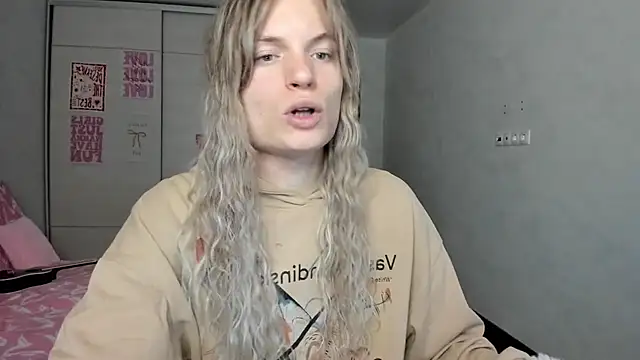 milliKira006 online show from May 8, 4:27 am