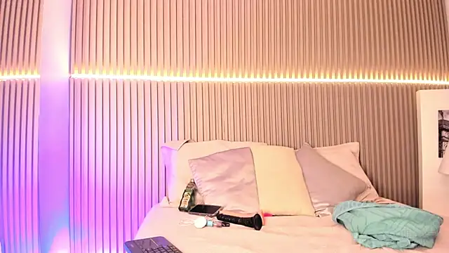 MiaJacksson online show from July 28, 8:34 pm