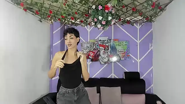 DAHNE HOT  online show from June 21, 1:15 pm