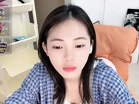 qiuwww003 online show from April 20, 8:17 am