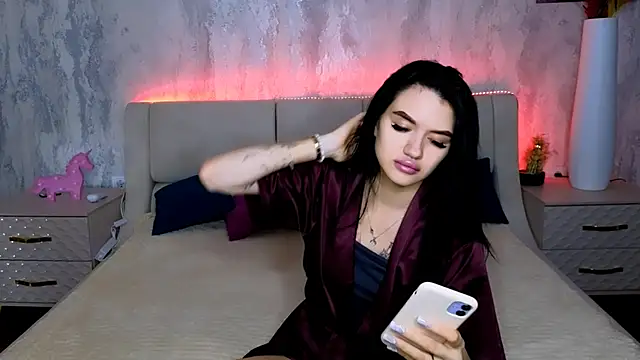 Holly Beck online show from May 13, 12:39 am