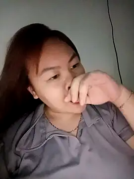 Truxcy1 online show from May 8, 12:03 am