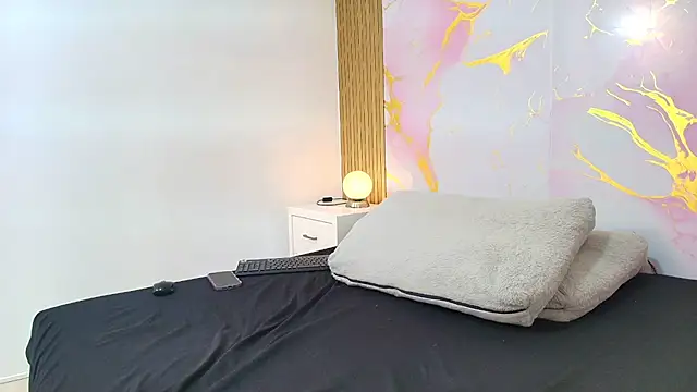 PaulineKosh online show from June 10, 9:13 pm
