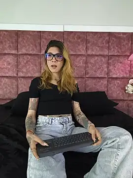 JessieGarvet19 online show from July 17, 4:28 am