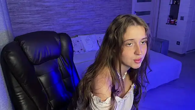Tiana Belle online show from July 14, 2:05 am