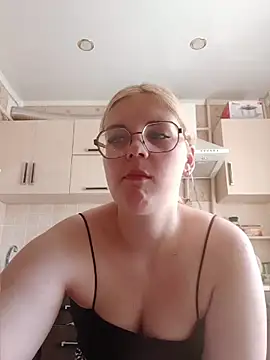 LoisFox online show from June 6, 6:52 am