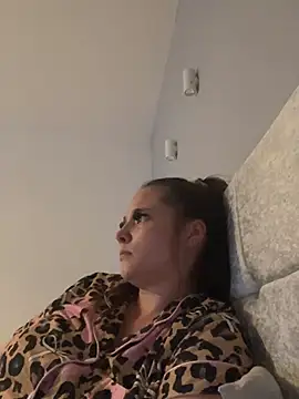 Poppylooloo online show from June 11, 7:11 pm