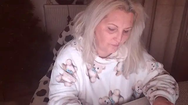 Divineblond online show from November 19, 12:10 am