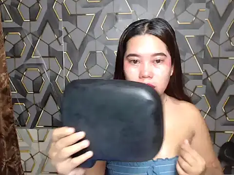 ur prettychelsie online show from June 12, 7:00 pm