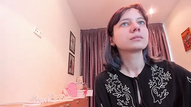 MiniLysii online show from April 23, 7:05 am