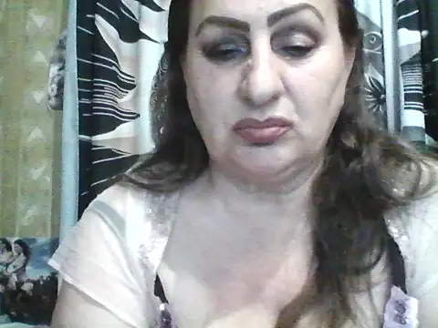 LoaqLovew online show from May 26, 9:30 am