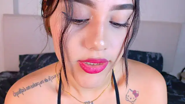 CuteWofy  online show from May 6, 7:18 pm