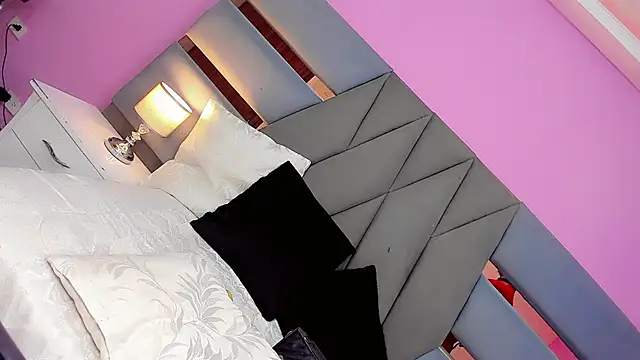 sexyjessicamistres online show from May 16, 8:52 pm