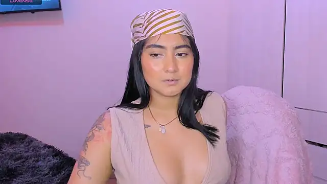 ViolettaKai online show from May 16, 10:31 pm