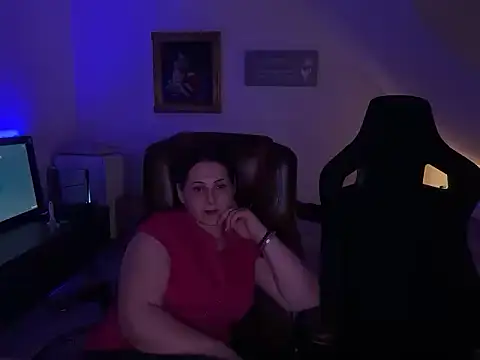 evelina danielle online show from April 22, 11:35 pm