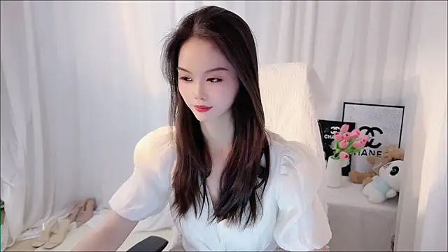 Ella-001 online show from April 29, 9:12 am