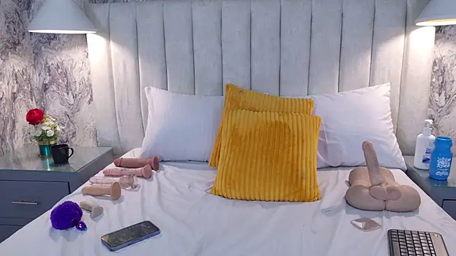 Sophie Vega online show from June 18, 9:14 am