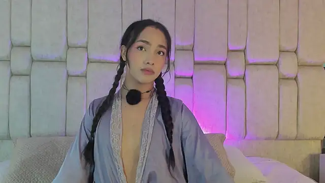 AriBloom7 online show from June 24, 8:08 pm