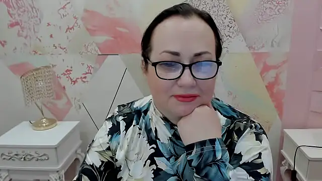 Luciared1 online show from April 27, 1:52 pm