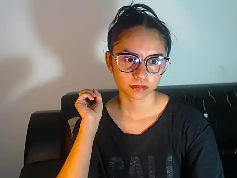 BellaLuxxs online show from May 30, 10:49 pm