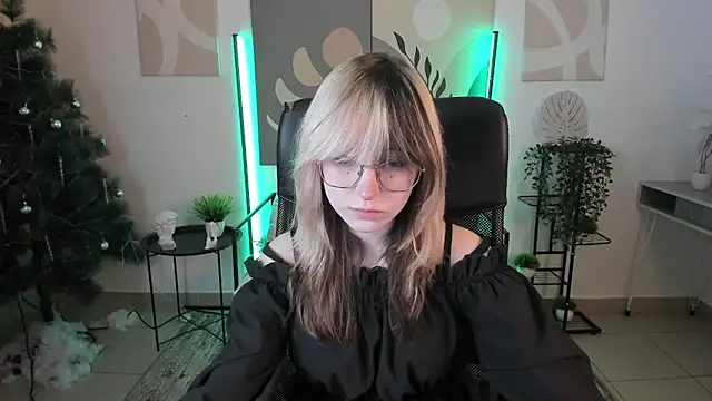 NyxCalderra online show from May 18, 4:51 am