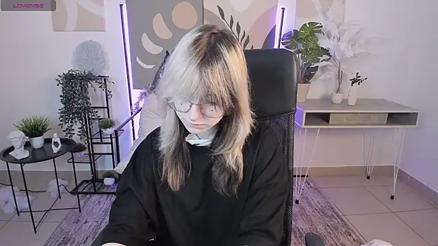 NyxCalderra online show from May 30, 4:54 am