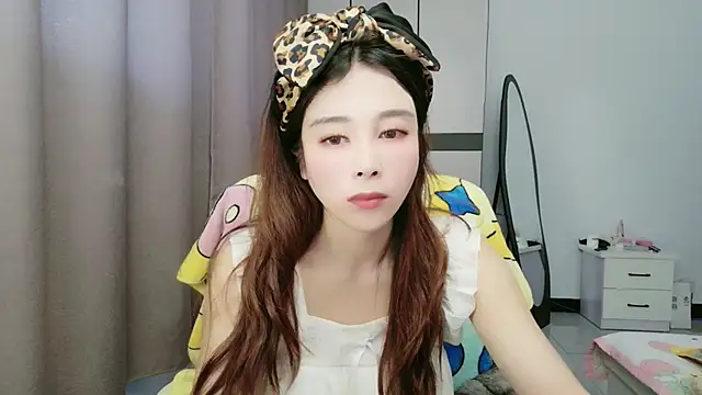 xiaoxiaohong030 online show from June 8, 1:28 am