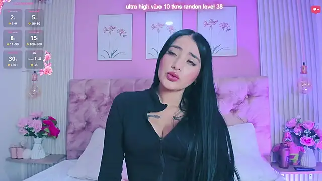 Ariana west  online show from June 1, 2:52 pm