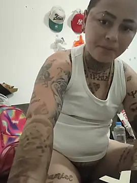 romina23 online show from May 25, 9:25 pm