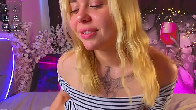 AveriRigby online show from May 9, 11:01 am
