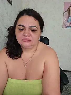 -CUTE-EVVIL- online show from July 28, 6:55 am