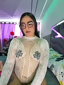 valeryrouse27 online show from May 15, 5:37 pm