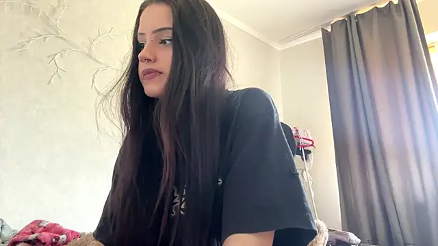 LouisePavlides online show from June 4, 2:43 pm