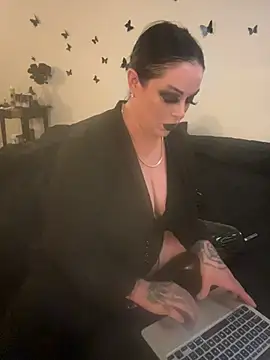tacyeannxo online show from August 1, 9:44 am