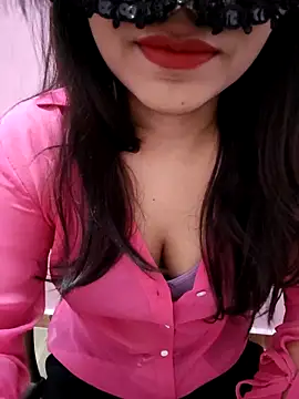 Razoee online show from May 21, 5:00 pm