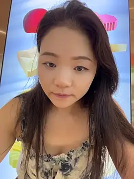 xiaochengzi505 online show from June 18, 9:10 am