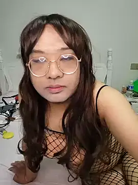 ladyboyzhang online show from April 27, 2:25 pm