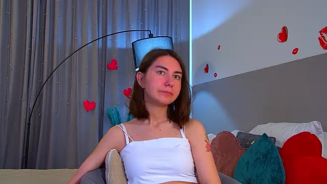AlisaAlarie online show from June 5, 6:28 am