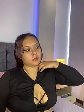 Nahia Baker4 online show from May 26, 7:35 pm