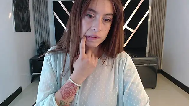 DamiaOshun ch online show from May 9, 7:38 pm
