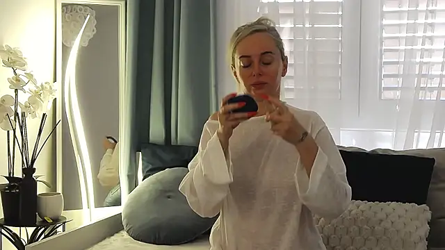OrianaWade online show from July 23, 5:15 am