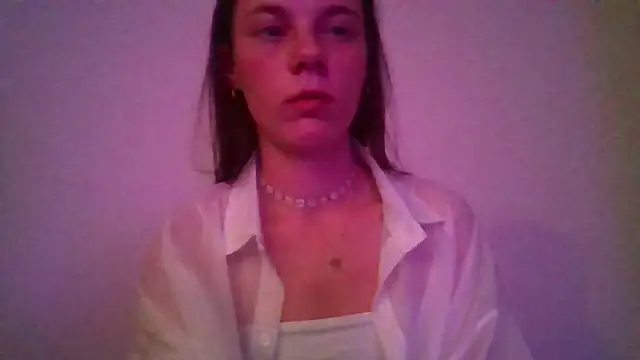 Amelia  Smith online show from May 21, 9:07 am