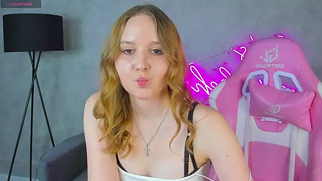 Emmaa Kimm online show from June 23, 3:26 am